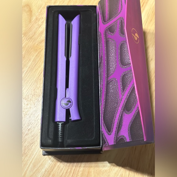 Travel Size Hair Straightener by Pin Straight - Picture 5 of 14